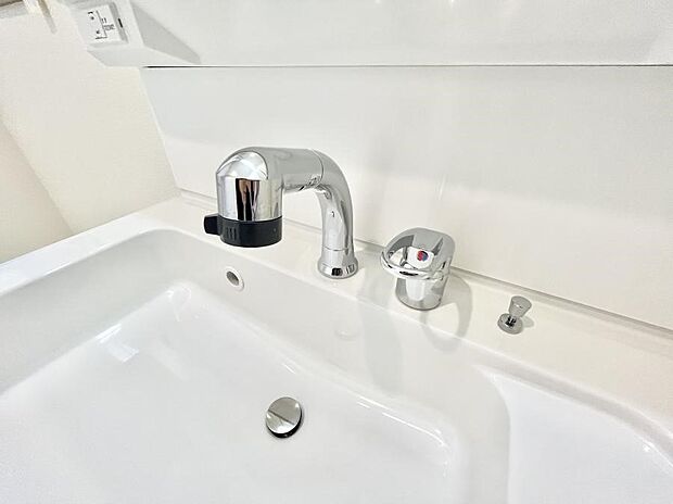 【その他設備(ハンドシャワー水栓)】ハンドシャワー付き!使いやすい洗面台。