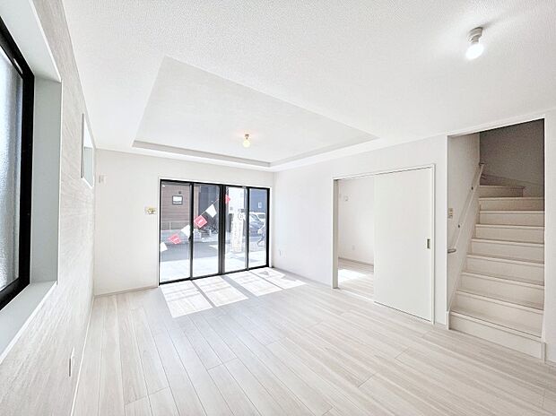 【リビングダイニング】リビング階段、毎日大切な家族とコミュニケーションがとれる家族思いの間取り