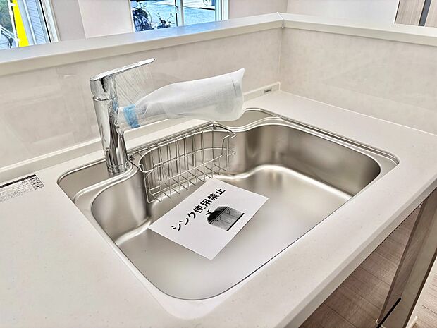 【その他設備(シンク)】広々としたシンクでお料理やお皿洗いもラクラク快適に!