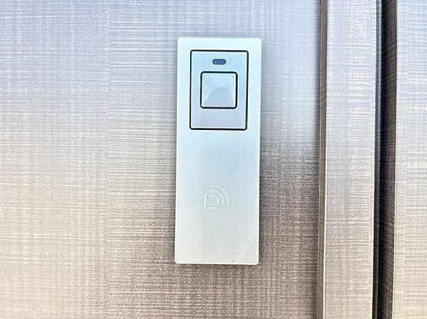 【玄関】ラクラク開錠!スマートコントロールキー。