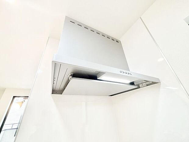 【その他設備(レンジフード)】基本的なお手入れはフィルターのみ!お手入れのしやすさも魅力です。