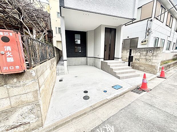 【駐車場】ビルトインタイプは大切なお車を傷や汚れから守ることができます。