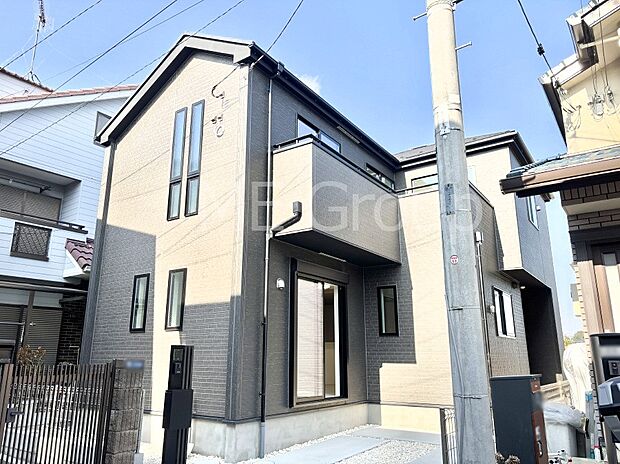 【現地外観写真】上質感あふれる外観デザイン。魅力の住まいを実現。