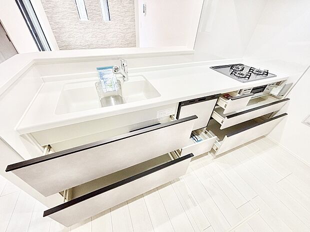 【その他設備(スライド収納)】使いやすさを優先したスライド式収納タイプ!