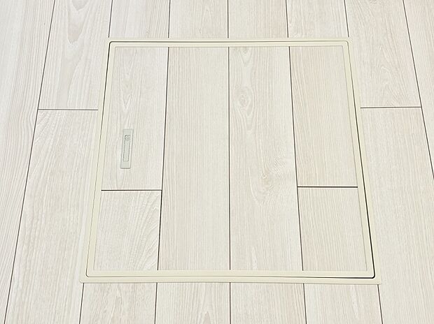 【その他設備(床下収納)】床下収納付き!日用品・非常用品の収納にも大活躍。