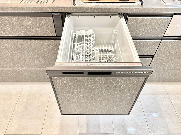 【その他設備(食洗機)】面倒なお片づけは食洗機にお任せ!家事の負担が減って、時間にも気持ちにもゆとりができます。