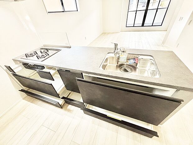 【その他設備(スライド収納)】使いやすさを優先したスライド式収納タイプ！