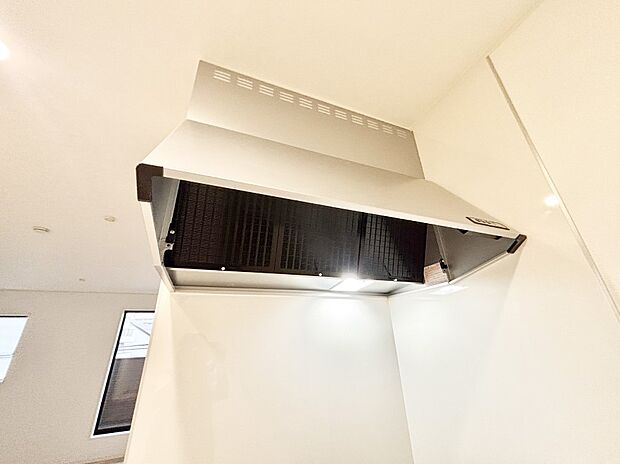 【その他設備(レンジフード)】基本的なお手入れはフィルターのみ!お手入れのしやすさも魅力です。