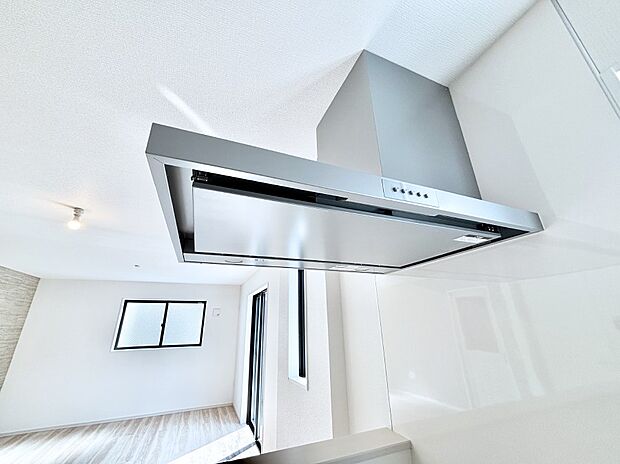 【その他設備(レンジフード)】基本的なお手入れはフィルターのみ!お手入れのしやすさも魅力です。