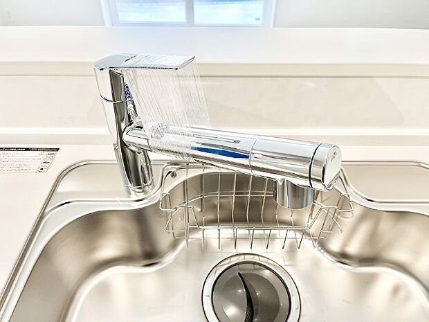 【その他設備(蛇口一体型浄水器)】いつでも清潔なおいしいお水を。一つの水栓で水道水と浄水を使い分け。