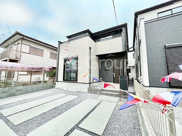 【現地外観写真】上質感あふれる外観デザイン。魅力の住まいを実現。