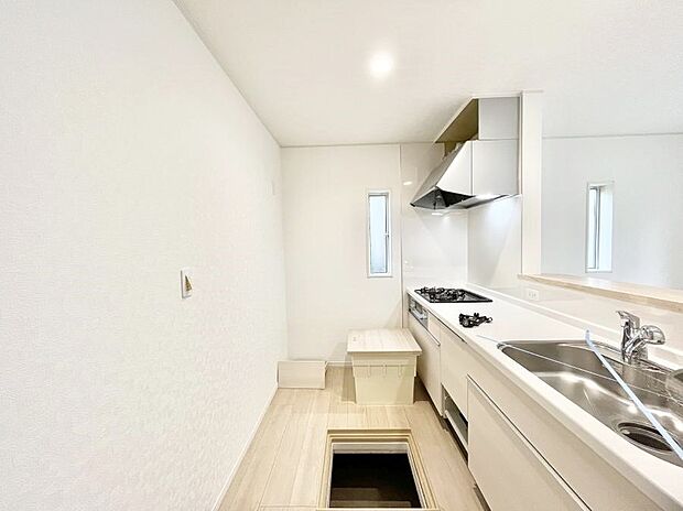 【その他設備(スライド収納)】使いやすさを優先したスライド式収納タイプ!