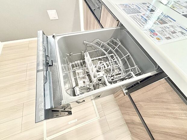 【その他設備(食洗機)】面倒なお片づけは食洗機にお任せ！家事の負担が減って、時間にも気持ちにもゆとりができます。
