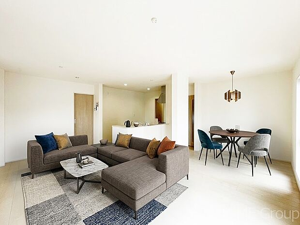 【リビング】落ち着いた雰囲気のＬＤＫは家族みんなの快適空間※家具はCGです