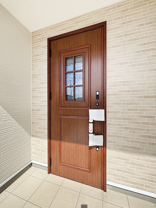 【玄関】大切な家族、来客を出迎える玄関。