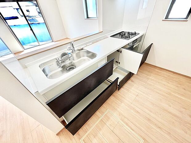 【その他設備(スライド収納)】使いやすさを優先したスライド式収納タイプ！