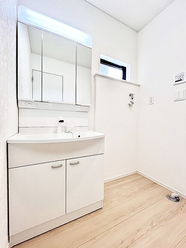 【洗面台・洗面所】収納力と機能性に優れた洗面化粧台