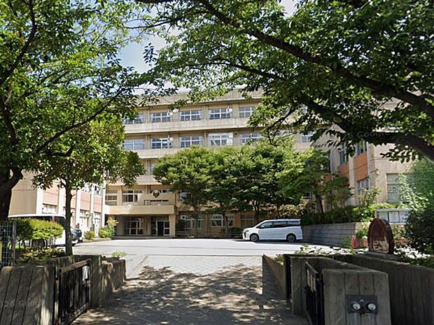 三郷市立前川中学校（約1,900m）