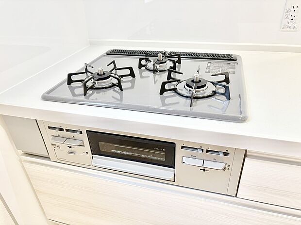 【その他設備(ガスコンロ)】三口ガスコンロでお料理が一気にはかどりそう  