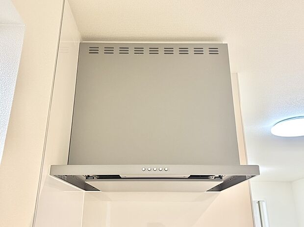 【冷暖房・空調設備(レンジフード)】フラットタイプのレンジフード、お手入れがしやすいですね!