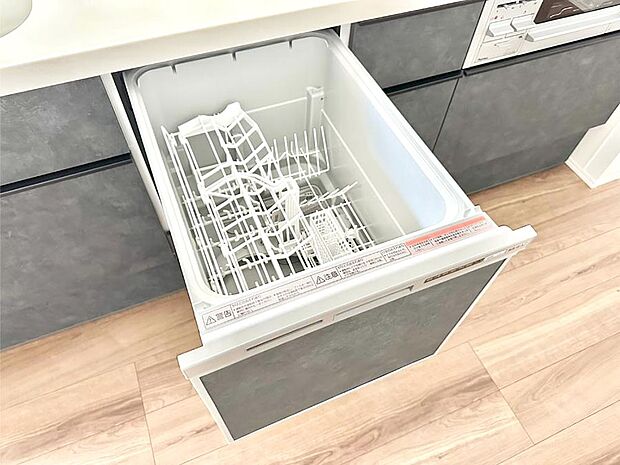 【その他設備(食洗機)】面倒なお片づけは食洗機にお任せ!家事の負担が減って、時間にも気持ちにもゆとりができます。