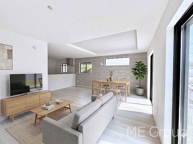 【リビング】ご家族の賑やかな話し声で包まれる明るいリビング  ※家具はCGです