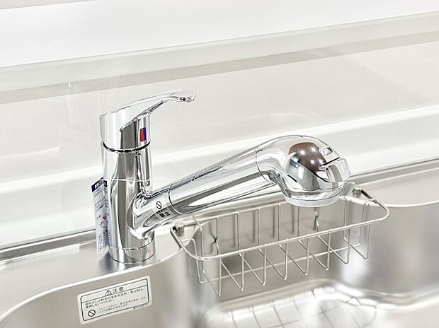 【その他設備(浄水器)】いつでも清潔なおいしいお水を。一つの水栓で水道水と浄水を使い分け。