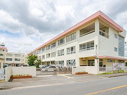 富士見市立鶴瀬小学校 800m(10分)
