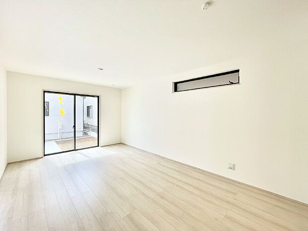 【ダイニング】家族の笑顔が自然と生まれてくる、そんな雰囲気のダイニングに仕上がっています 