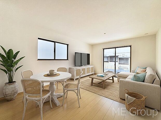 【リビング】大きな窓からたっぷりの陽光と風を感じられるリビング※家具はCGです  