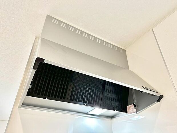 【その他設備(レンジフード)】基本的なお手入れはフィルターのみ!お手入れのしやすさも魅力です。