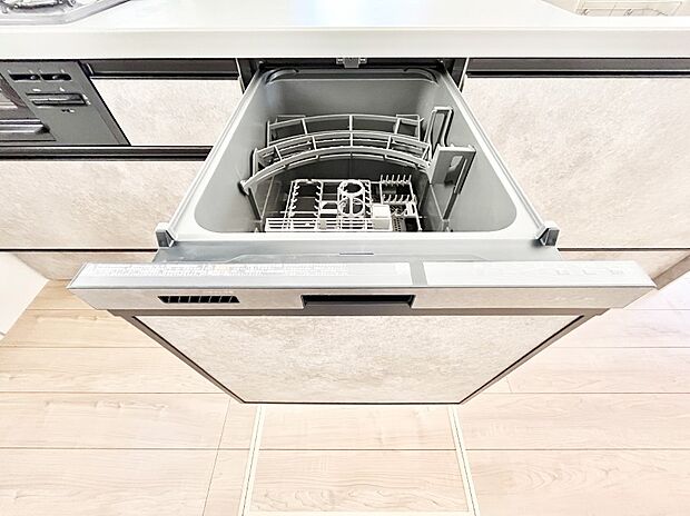 【その他設備(食洗機)】面倒なお片づけは食洗機にお任せ！家事の負担が減って、時間にも気持ちにもゆとりができます。