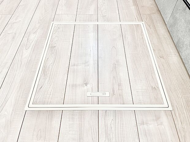 【その他設備(床下収納)】床下収納付き！日用品・非常用品の収納にも大活躍。