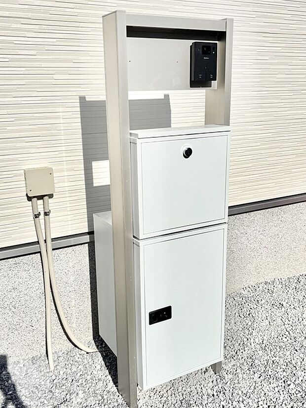 【その他現地】表札・インターホン・ポストをひとつに集約