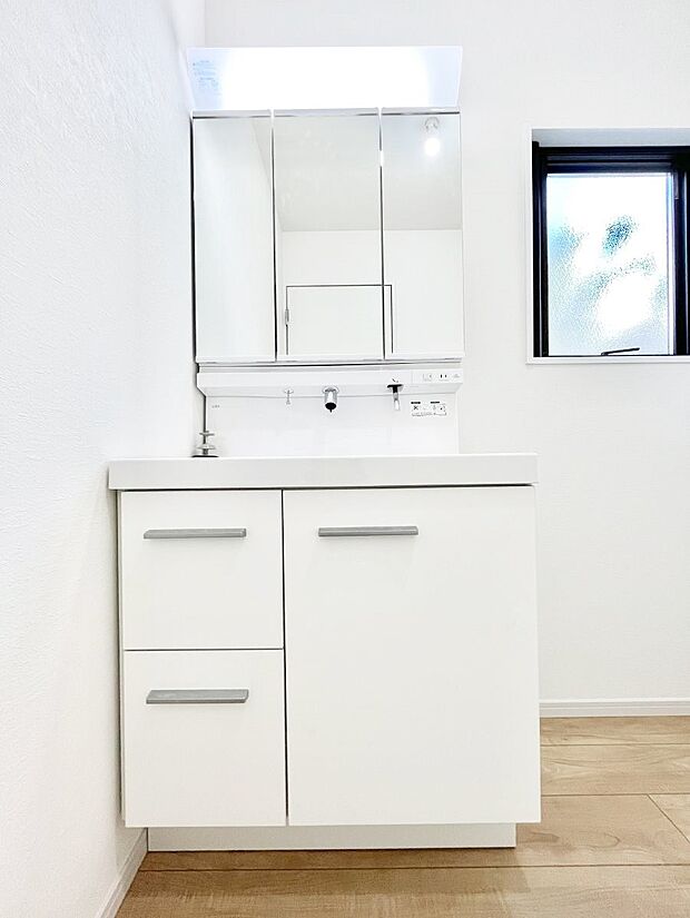 【洗面台・洗面所】収納力と機能性に優れた洗面化粧台