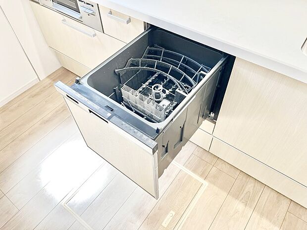 【その他設備(食洗機)】面倒なお片づけは食洗機にお任せ！家事の負担が減って、時間にも気持ちにもゆとりができます。