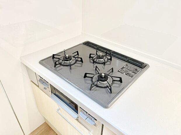 【その他設備(ガスコンロ)】三口ガスコンロでお料理が一気にはかどりそう  