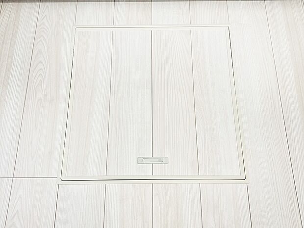 【その他設備(床下収納)】床下収納付き！日用品・非常用品の収納にも大活躍。