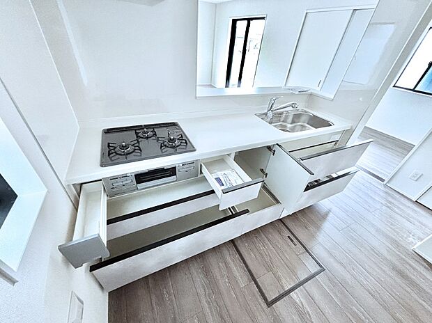 【その他設備(スライド収納)】使いやすさを優先したスライド式収納タイプ!