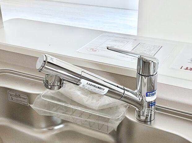 【その他設備(浄水器)】いつでも清潔なおいしいお水を。一つの水栓で水道水と浄水を使い分け。