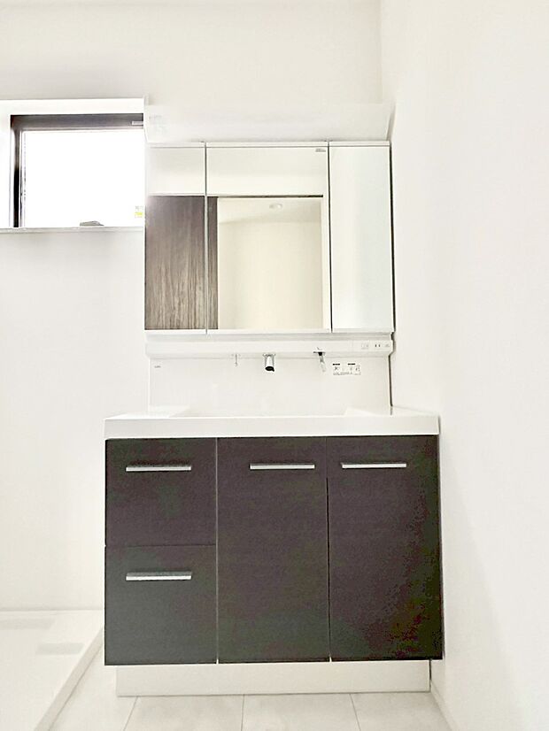 【洗面台・洗面所】収納力と機能性に優れた洗面化粧台