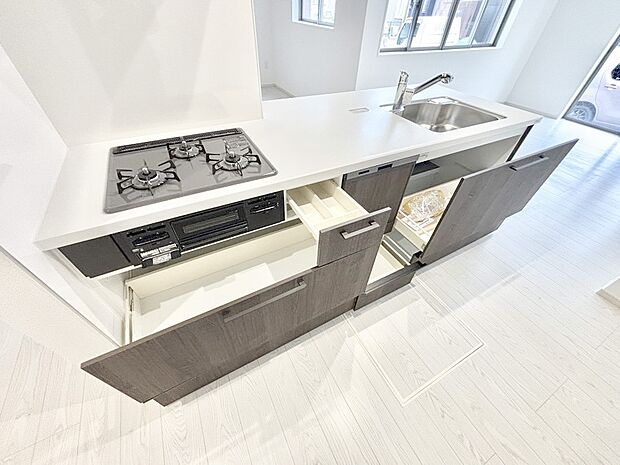 【その他設備(スライド収納)】使いやすさを優先したスライド式収納タイプ!