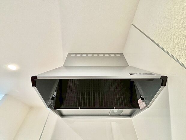 【その他設備(レンジフード)】基本的なお手入れはフィルターのみ！お手入れのしやすさも魅力です。