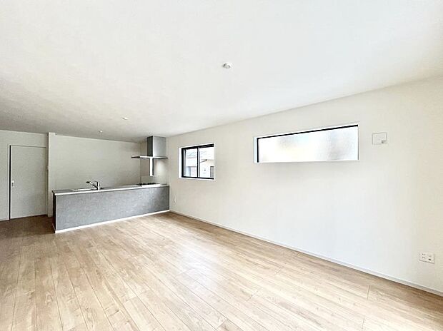 【リビングダイニング】落ち着いた雰囲気のＬＤＫは家族みんなの快適空間  