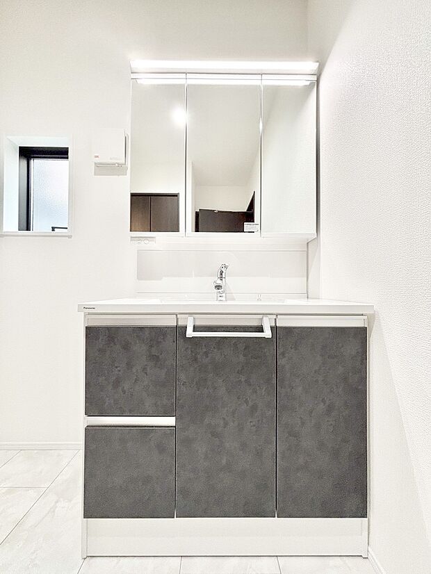 【洗面台・洗面所】収納力と機能性に優れた洗面化粧台