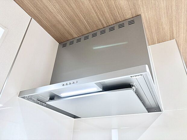 【その他設備(レンジフード)】基本的なお手入れはフィルターのみ!お手入れのしやすさも魅力です。