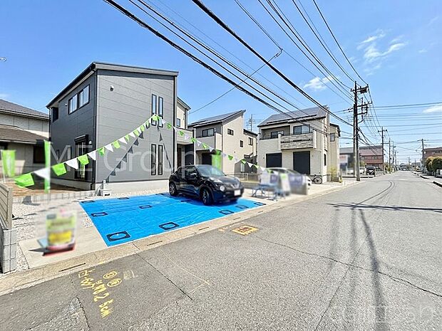 【前面道路含む現地写真】前面道路はきちんと整備されています