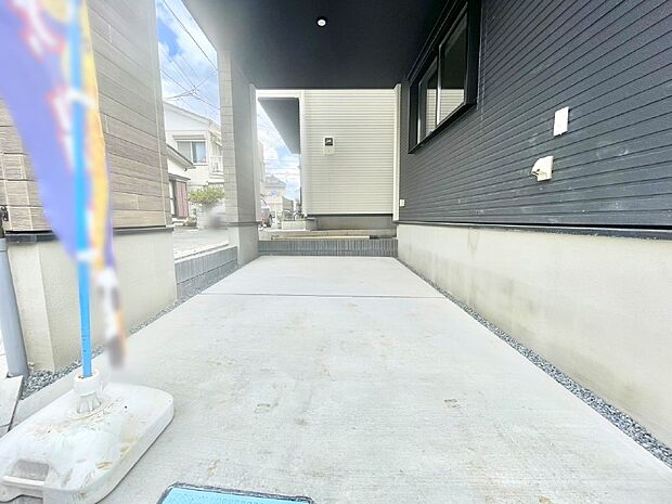 【駐車場】ビルトインタイプは大切なお車を傷や汚れから守ることができます。