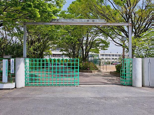 草加市立谷塚中学校（約1,000m・徒歩13分）