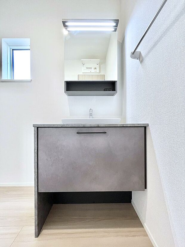 【洗面台・洗面所】明るい洗面所は毎朝の身支度も楽しくできちゃいそうです。